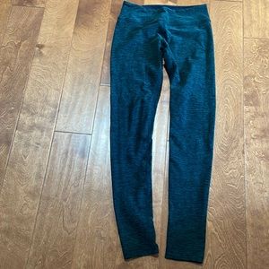 Beyond Yoga green/black M low rise. Super soft/great condition/lightly worn.